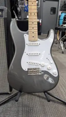 Store Special Product - FENDER CLAPTON STRAT MN PTR W/CS
