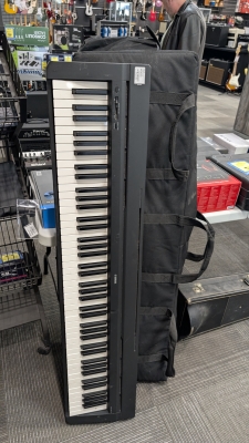 Yamaha - P45 B w/ BAG