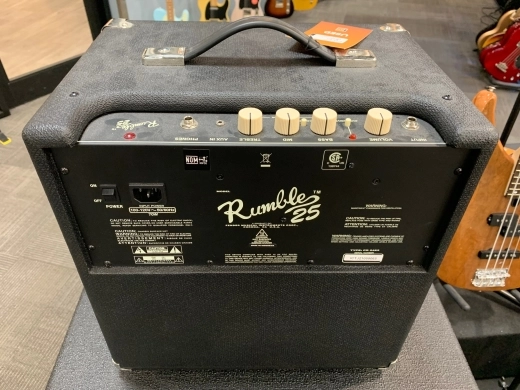 Fender - Rumble 25 - Rumble Series 25 Watt Bass Amp (V3) 2
