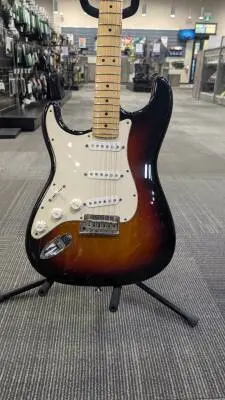 FENDER AM SRS STRAT  LH MPL 3-COLOR SUNB