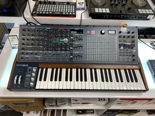 Arturia - MatrixBrute 4 Octave Analog Super-Synthesizer