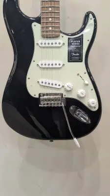 Store Special Product - FENDER DE PLAYER STRAT RST PF BLK