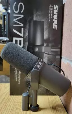 Shure - SM7B Dynamic Microphone