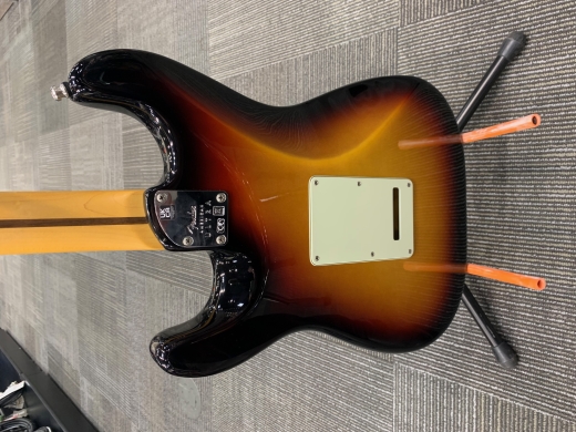 Fender - American Ultra Stratocaster, Rosewood Fingerboard - Ultraburst 4