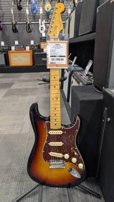 Store Special Product - FENDER AM PRO II STRAT MN 3TSB W/C