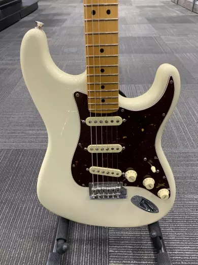 Fender - American Professional II Stratocaster, Maple Fingerboard - Olympic White
