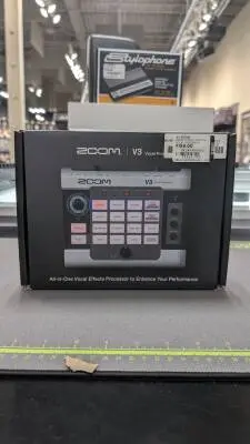 Zoom - V3 ZOOM 2