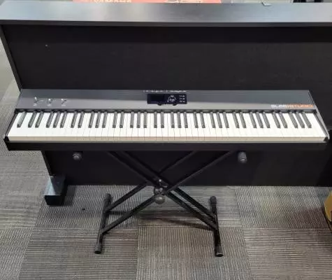 Studio Logic - SL Keyboard