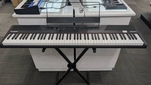 ALESIS RECITAL 88 NOTES PIANO W/FULL-SIZ