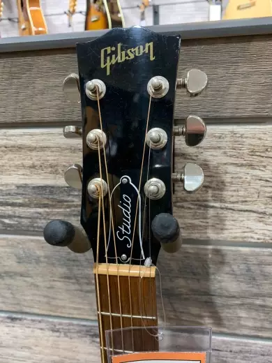 Gibson - J-45 Studio Walnut - Natural 2