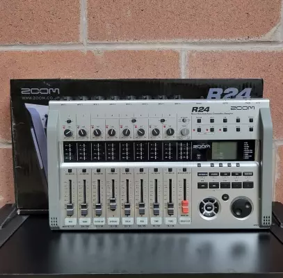 Zoom - R24