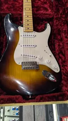 FCS18 HISTORIC 1955 STRAT WIDE 2-COLOR SB 2