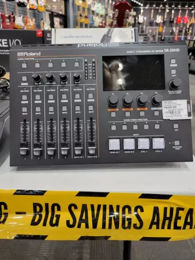 ROLAND DIRECT STREAMING AV MIXER