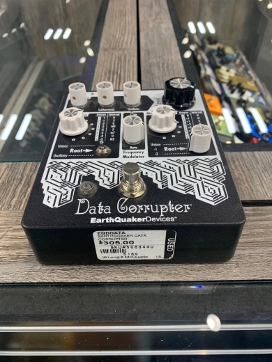 EarthQuaker Devices - Data Corrupter Modulated Monophonic Harmonizing PLL