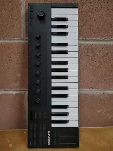 Native Instruments - M-32 Midi Controller