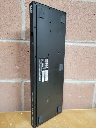 Native Instruments - M-32 Midi Controller 2