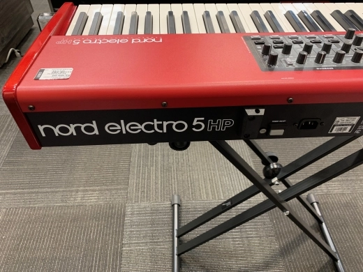 Nord - Electro 5 73-Note Weighted Action Piano 2