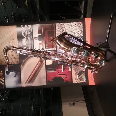 Vito Bb Tenor Sax Lacquered Brass W/ Case 2