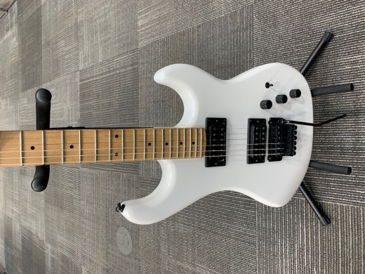 Kramer Pacer Vintage パールホワイト　新品 Kramer Pacer Vintage Electric Guitar - Pearl White | Sweetwater