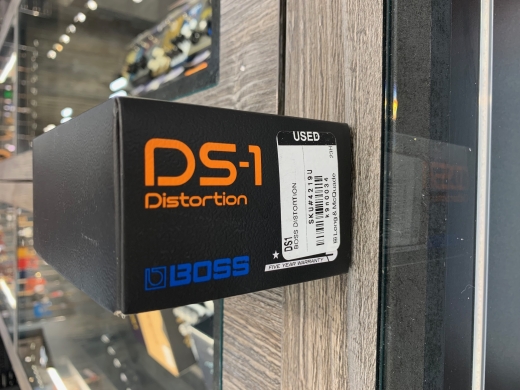 BOSS - DS1 Distortion Pedal 4