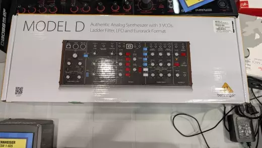 Behringer - MODEL D