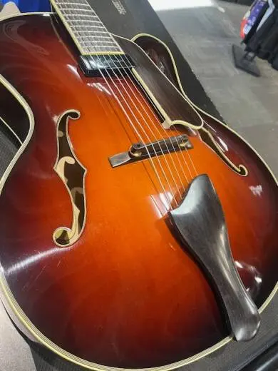 Eastman Archtop 7 String
