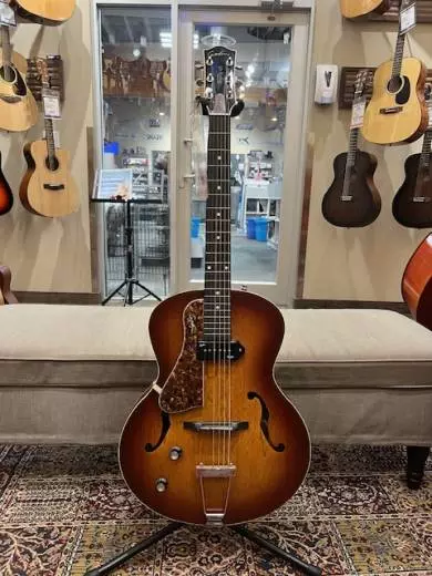 Godin 5th Ave Kingpin P90 LEFT HANDED Cognac Burst