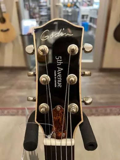 Godin 5th Ave Kingpin P90 LEFT HANDED Cognac Burst 2