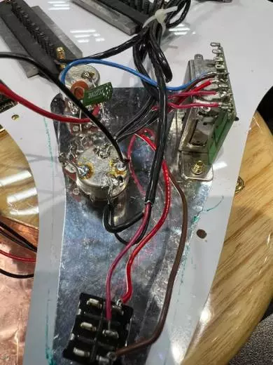 Carvin Strat Style Left-Handed w/ Hard-Case 2