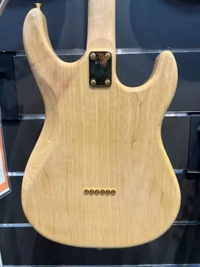 Carvin Strat Style Left-Handed w/ Hard-Case 2