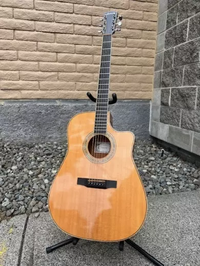 Larrivee DV-05E Dreadnought Spruce/Mahogany Cut w/ pickup