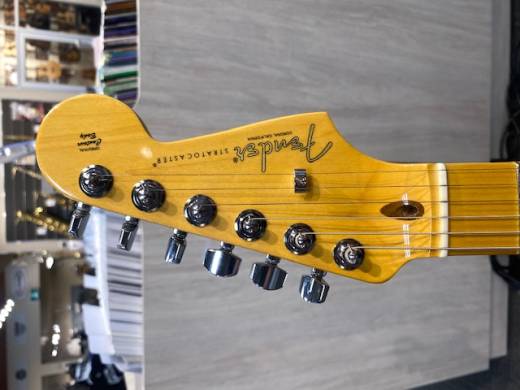 Fender American Pro II Stratocaster MN BLK w/ Hardshell Case 3