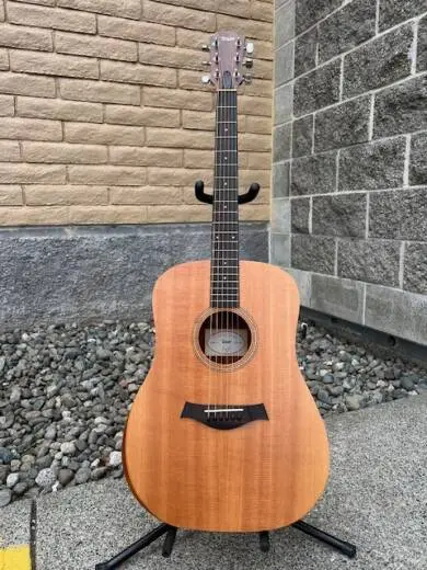 Taylor Guitars - ACADEMY 10E V2