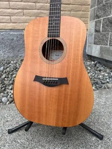 Taylor Guitars - ACADEMY 10E V2 2