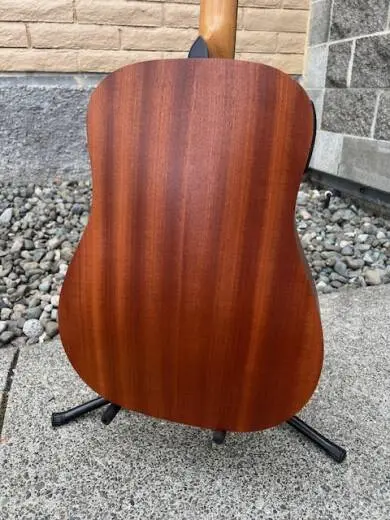 Taylor Guitars - ACADEMY 10E V2 2