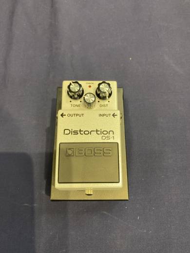 BOSS Distortion DS-1WHパールホワイト限定品 BOSS 【数量限定】DS-1-WH【2024年限定モデル】 ボス 【 イオン