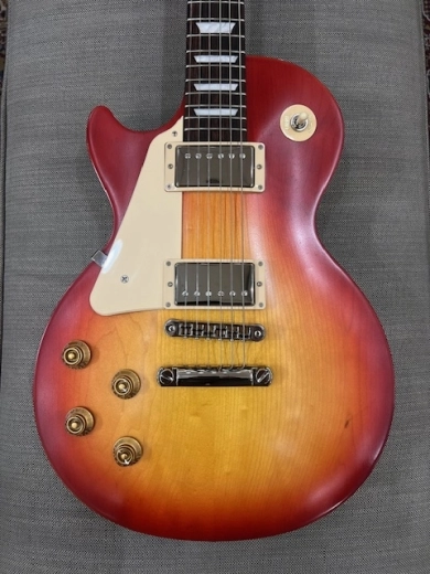 Store Special Product - Gibson Les Paul Tribute LH Satin Cherry Burst w/ Softcase