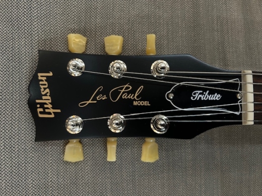 Gibson Les Paul Tribute LH Satin Cherry Burst w/ Softcase 4