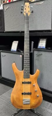 LARRIVEE BASS GUITAR 2