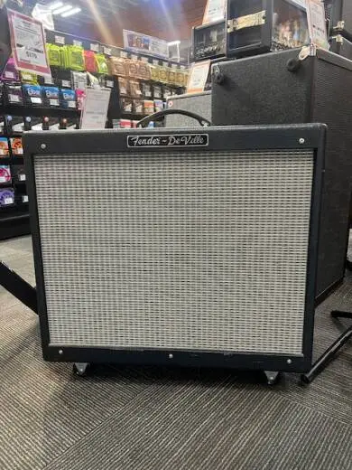 FENDER HOT ROD DEVILLE 212