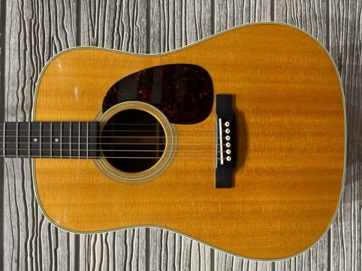 Martin D-28 Dreadnought Spruce/Rosewood w/ Case 2