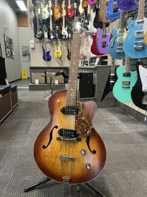 Godin Guitars - G50987