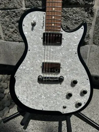 Godin Guitars - G48465 2
