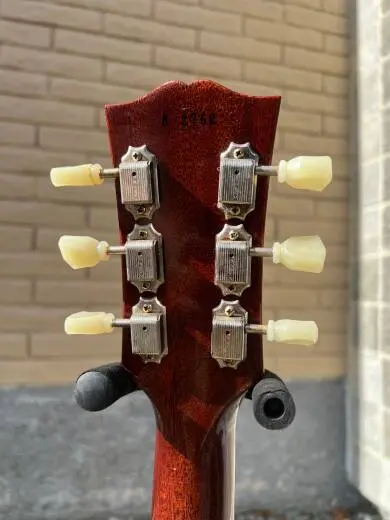 Gibson Custom Shop Murphy Lab Ultra Lite Aged '58 Les Paul Std. - Washed Cherry Sunburst 2