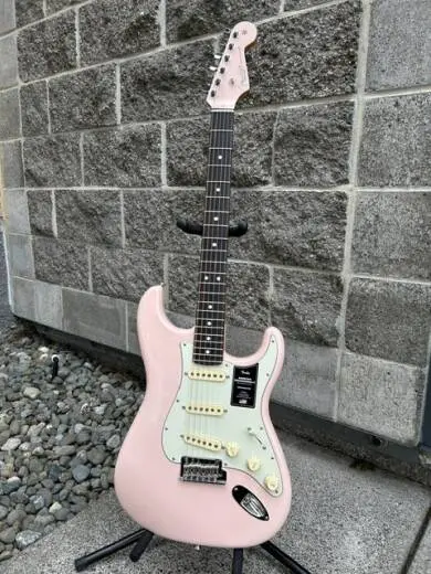 Fender Limited Edition American Professional II Stratocaster, Rosewood Fingerboard - Shell Pink