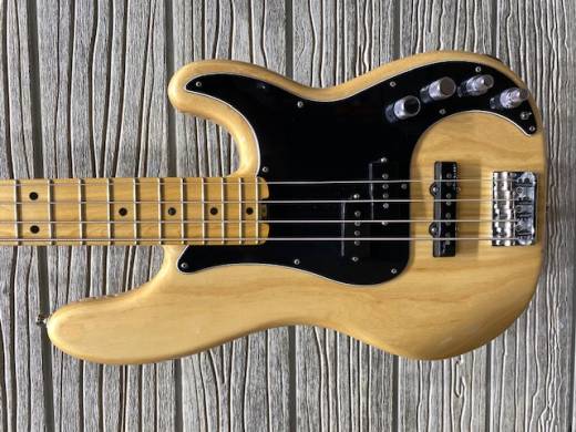 Fender AM Elite P-Bass Ash MN Ash w/ OHSC 2
