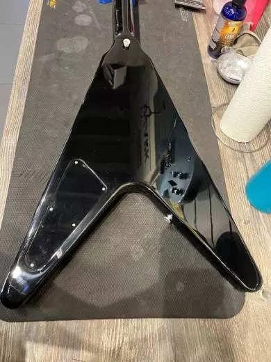 Gibson 80s Flying V Ebony w/ CS 2