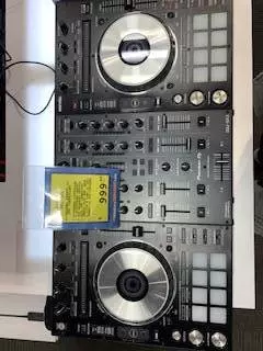 Pioneer DDJ-SX3 4-channel DJ Controller for Serato DJ Pro