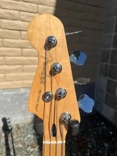 Fender Player P-Bass Black 2