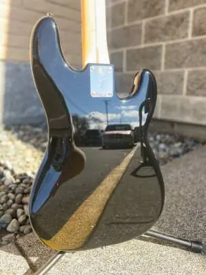 Fender Player P-Bass Black 2